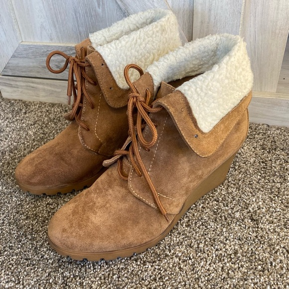 Nautica Tan platform faux shearling booties size 8.5 - Picture 5 of 8
